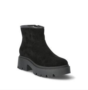 Black Women's Cozy Lug Sole Ankle Boot - Size 7